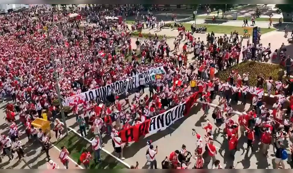 Perú vs Dinamarca: Emocionante aliento de la hinchada rumbo al estadio