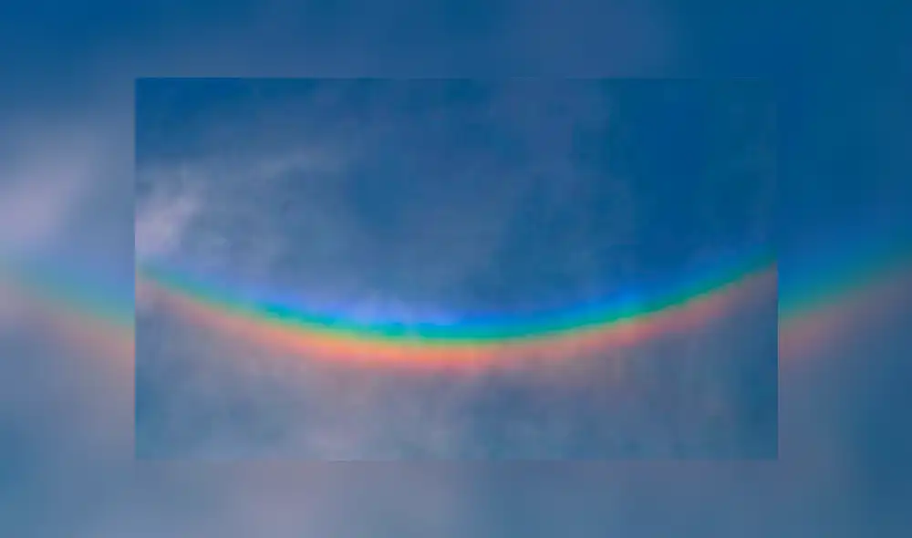 Un arcoíris “al revés” apareció el domingo 19 de abril en el cielo italiano. (Foto: Captura)