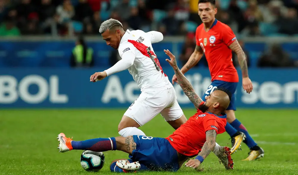La selección peruana asume la tercera jornada ante Chile. Foto: EFE