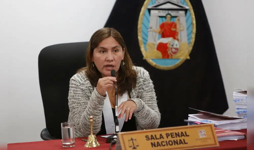 Jueza Elizabeth Arias dio marcha atrás y se inhibió de investigar a Keiko Fujimori Jueza Elizabeth Arias dio marcha atrás y se inhibió de investigar a Keiko Fujimori