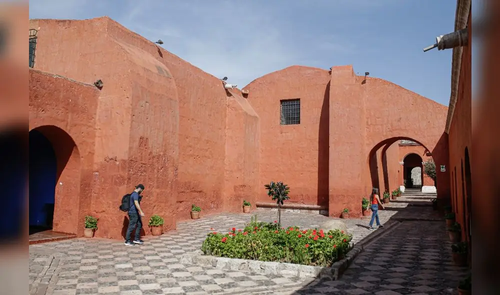 en caida. Número de visitantes a Monasterio de Santa Catalina se ha reducido debido a las protestas por la crisis política. en caida. Número de visitantes a Monasterio de Santa Catalina se ha reducido debido a las protestas por la crisis política.