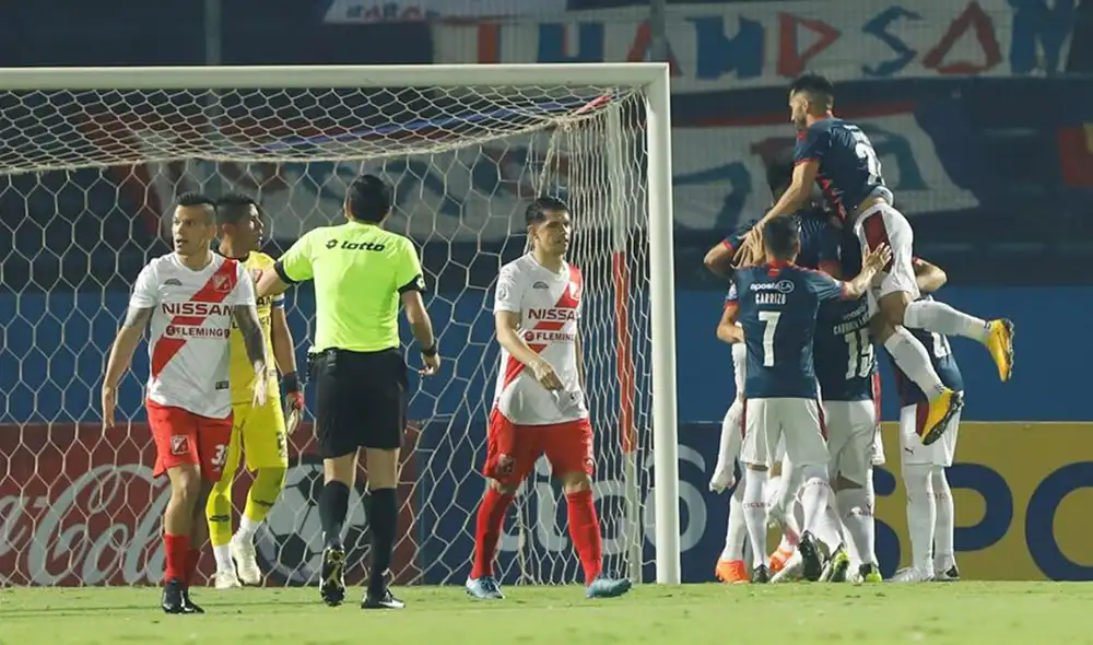 Cerro Porteño vs. River Plate EN VIVO: sigue AQUÍ el partido por la fecha 21 de la liga paraguaya. Foto: EFE Cerro Porteño vs. River Plate EN VIVO: sigue AQUÍ el partido por la fecha 21 de la liga paraguaya. Foto: EFE