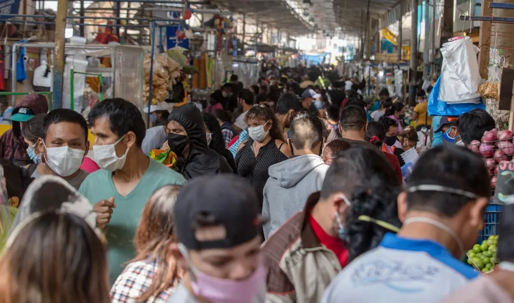 Mercados podrían convertirse, nuevamente, en uno de los principales focos de contagio de la COVID-19. Foto: John Reyes / La República