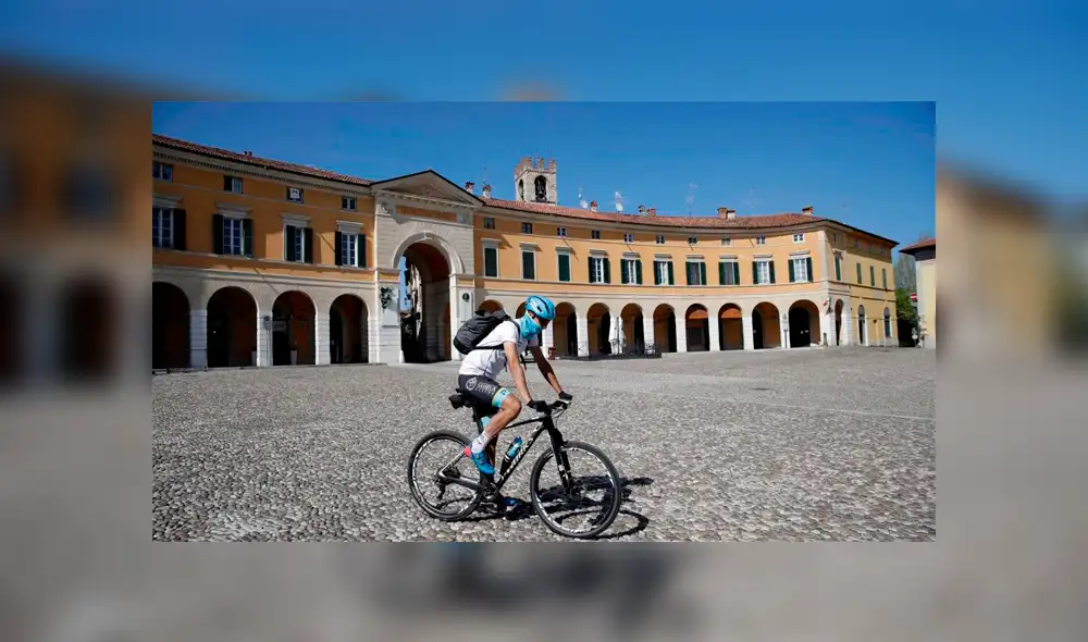 Martinelli recorre 10 kilómetros a diario transportando productos de necesidad básica para los ancianos en su pueblo Lodetto. Martinelli recorre 10 kilómetros a diario transportando productos de necesidad básica para los ancianos en su pueblo Lodetto.