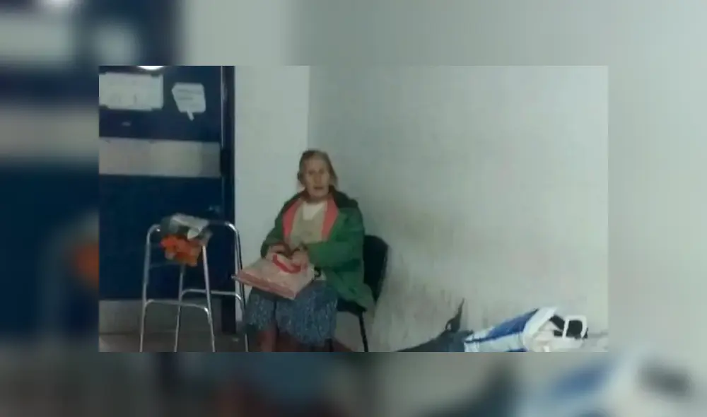 Emma Grimoldi, abuela que vive a las afueras de un hospital de Buenos Aires. Foto: Crónica Emma Grimoldi, abuela que vive a las afueras de un hospital de Buenos Aires. Foto: Crónica