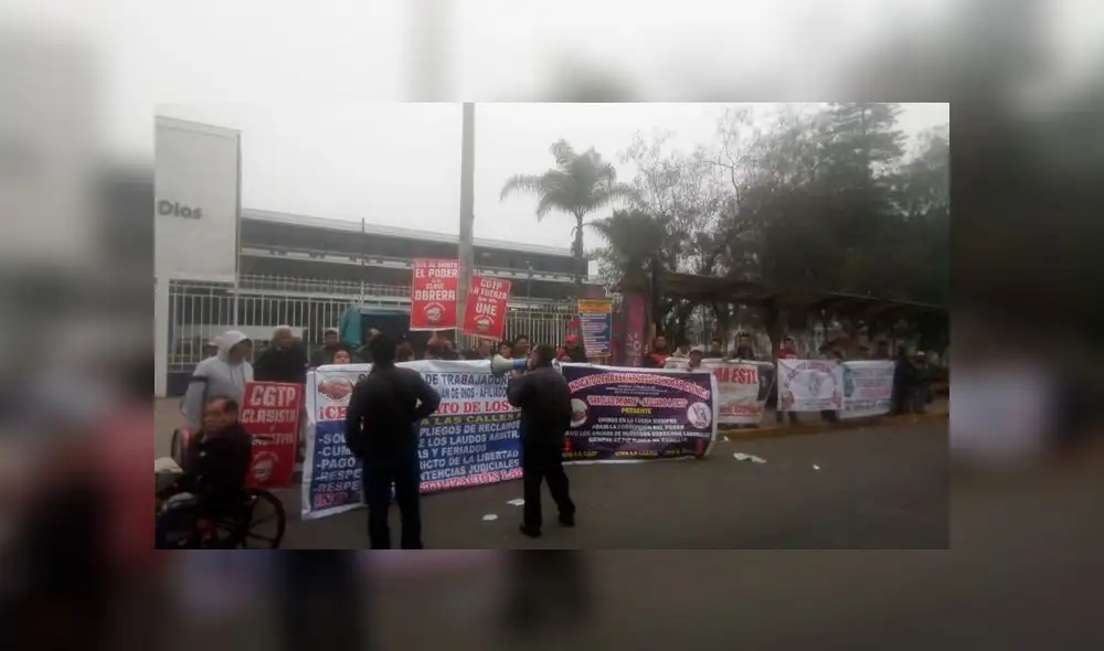 Trabajadores del Hogar Clínica San Juan de Dios realizaron plantón