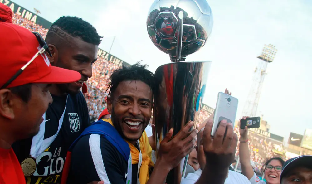 El delantero colombiano logró 23 tantos con la camiseta blanquiazul. Foto: Luis Jiménez/La República