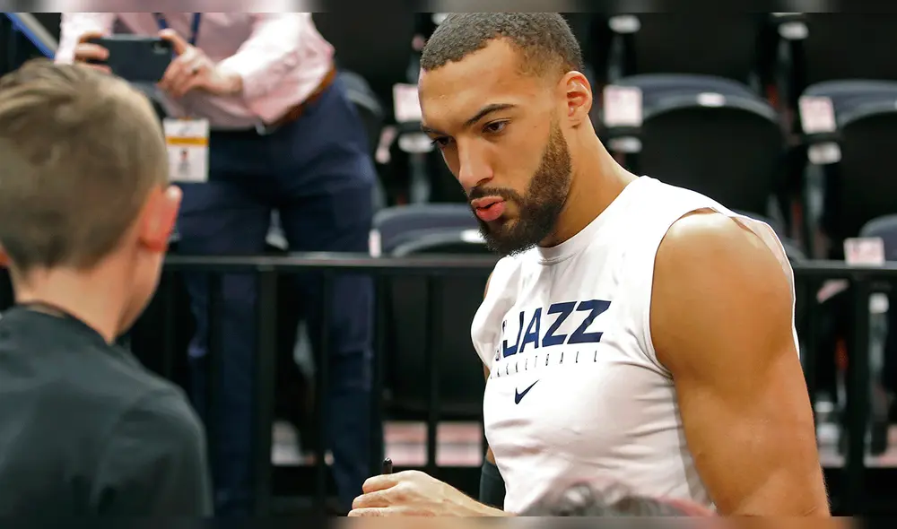 Coronavirus: preocupación en el Utah Jazz de la NBA por camarógrafo que dio positivo y estuvo en vestuarios. Foto: AFP Coronavirus: preocupación en el Utah Jazz de la NBA por camarógrafo que dio positivo y estuvo en vestuarios. Foto: AFP