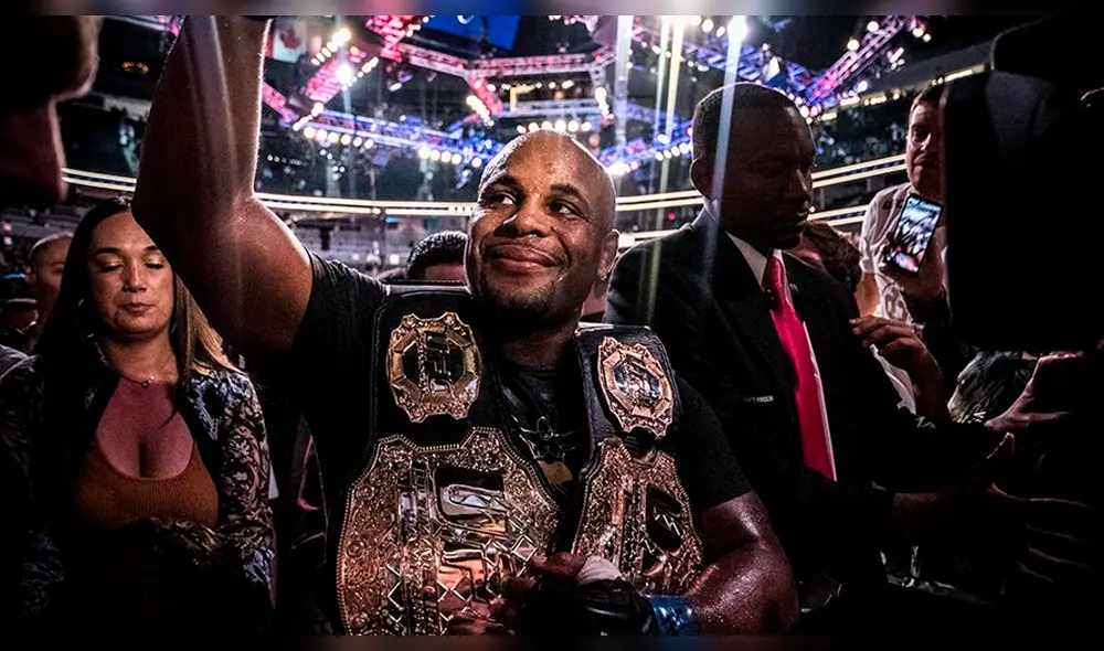 Daniel Cormier gana por K.O. a Miocic y ya posee doble campeonato UFC [VIDEO]