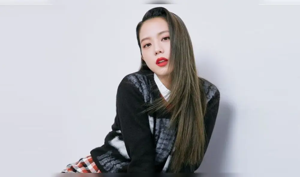 Desliza para ver más fotos de Jisoo de BLAKCPINK. Créditos Marie Claire