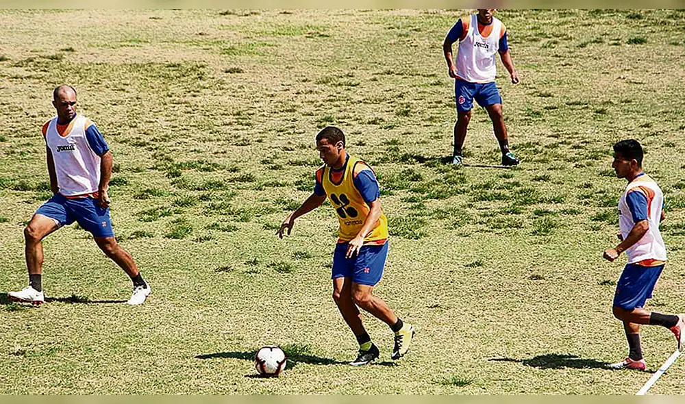 En Mal estado. Así luce la cancha de la Videnita de Chiclayo.