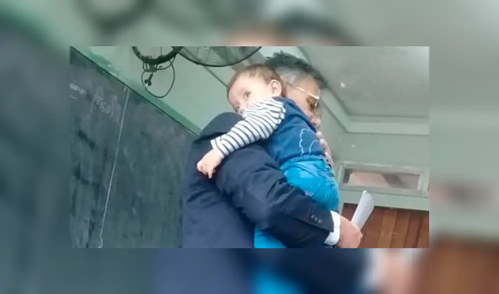 Facebook viral: profesor que dictó clases cargando al bebé de una alumna es admirado en redes [FOTOS]