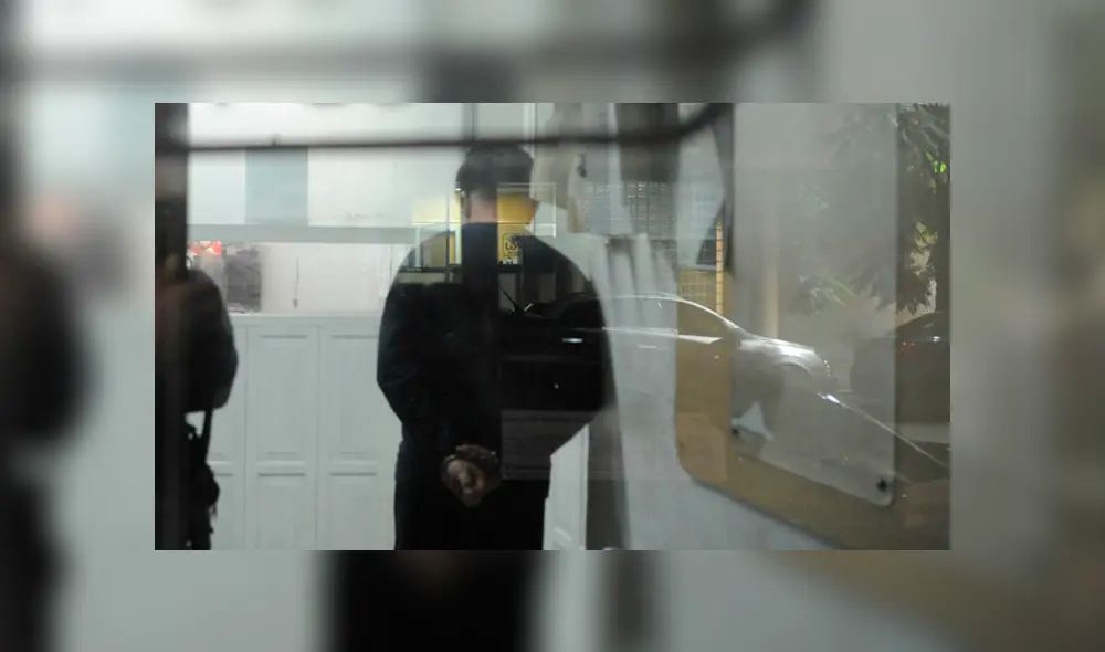 hombre viola a niña