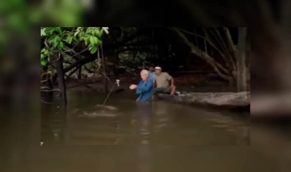 Pescadores ingresan a peligroso río para captura a gigantesco monstruo de río. Pescadores ingresan a peligroso río para captura a gigantesco monstruo de río.