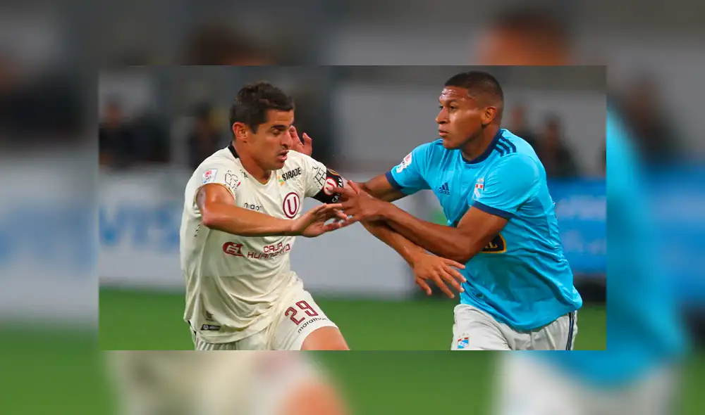 Aldo Corzo, capitán de Universitario de Deportes, fue captado mientras se transportaba en una mototaxi.