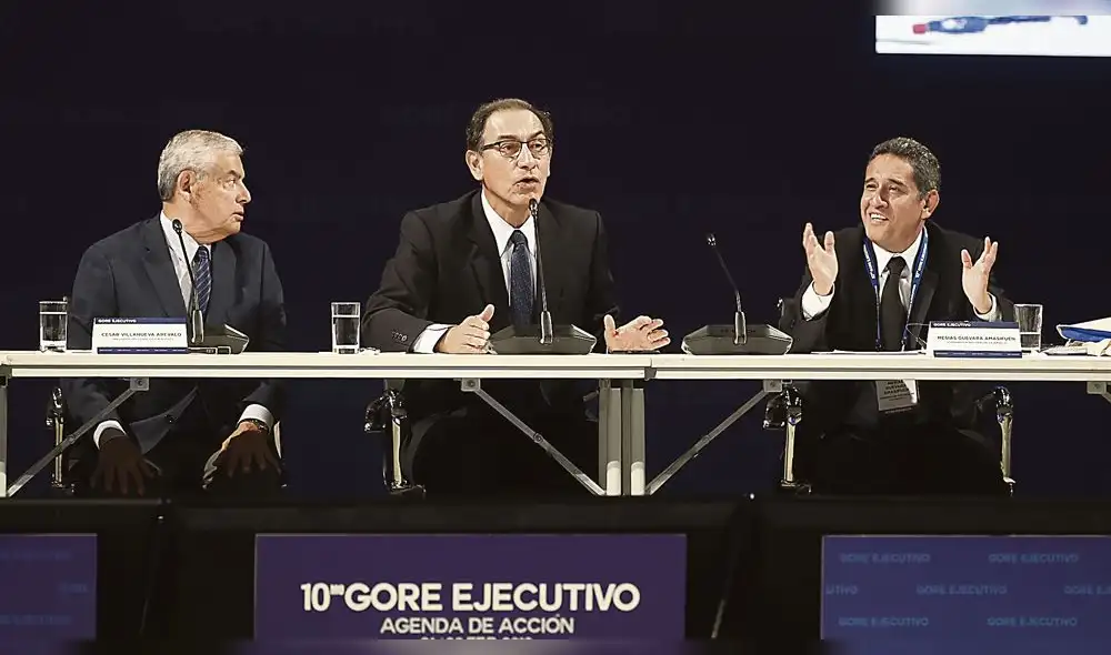 Vizcarra defiende la descentralización