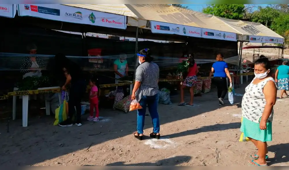 Mercados itinerantes en Amazonas Mercados itinerantes en Amazonas