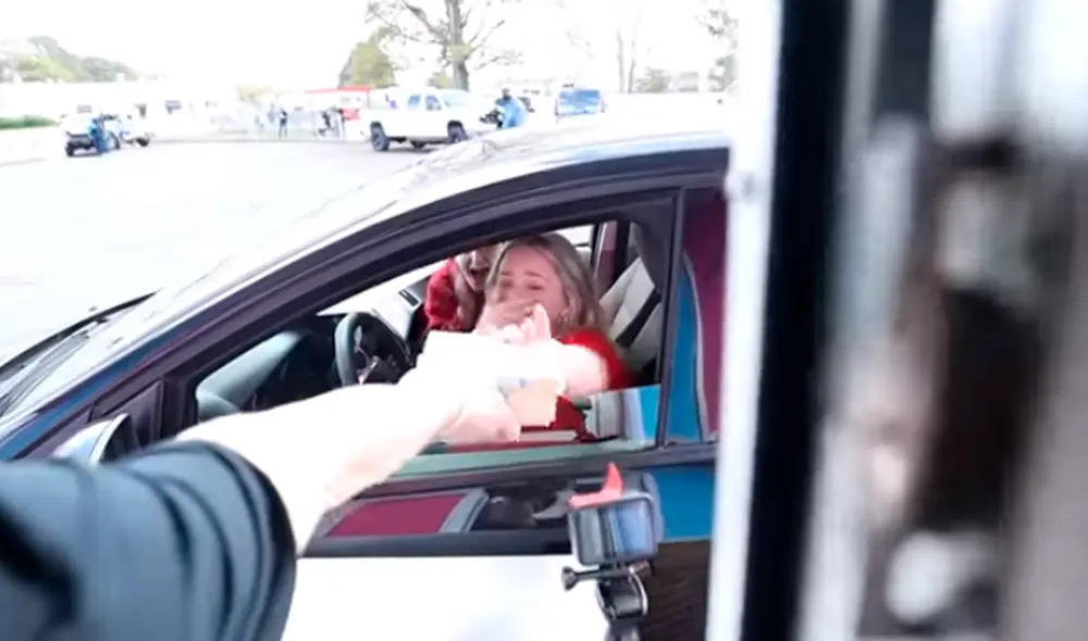 Desliza las imágenes para conocer Mr. Beast Burger, el restaurante que le paga a sus clientes por su consumo. Foto: captura de YouTube Desliza las imágenes para conocer Mr. Beast Burger, el restaurante que le paga a sus clientes por su consumo. Foto: captura de YouTube