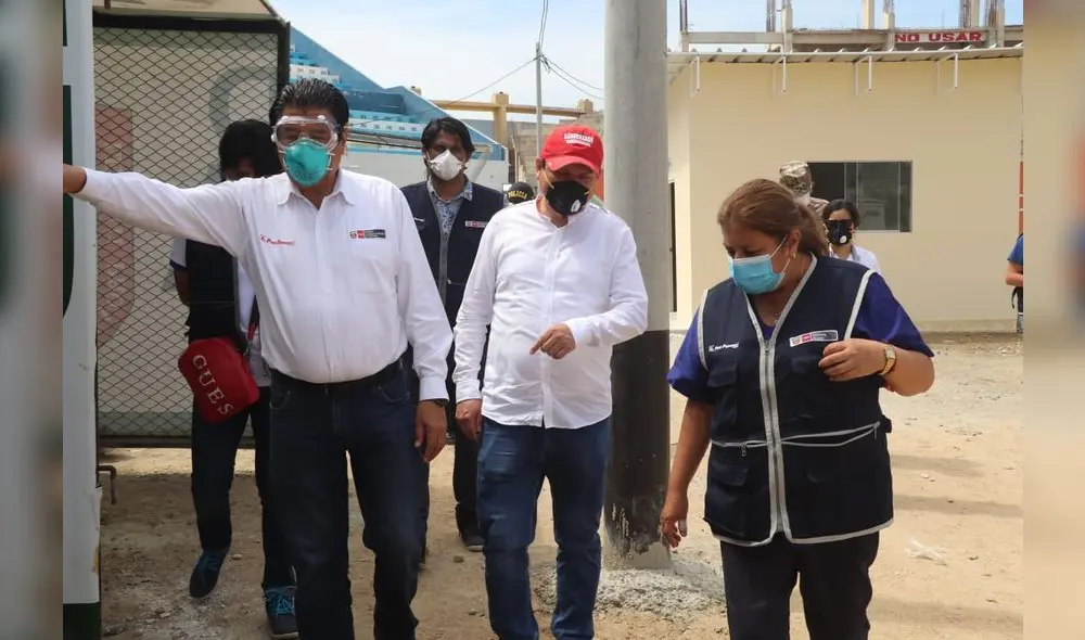 Autoridades inspeccionan trabajos de colocación de isotanque de oxígeno. Autoridades inspeccionan trabajos de colocación de isotanque de oxígeno.