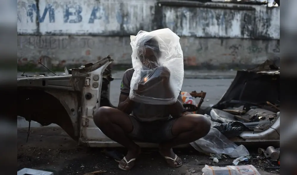En medio de gritos de dolor y rabia de familiares fue enterrada este domingo una niña de 8 años,. Foto: AFP. En medio de gritos de dolor y rabia de familiares fue enterrada este domingo una niña de 8 años,. Foto: AFP.
