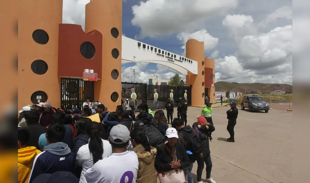 Alumnado de Universidad Andina exige reducir mensualidades por crisis económica por pandemia.