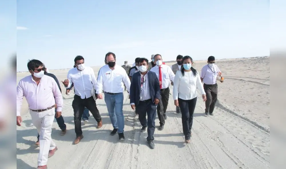 Ministro de la producción y autoridades locales recorren terreno del proyecto Ministro de la producción y autoridades locales recorren terreno del proyecto