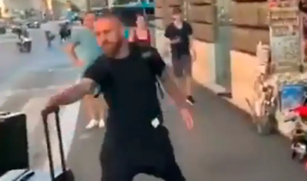 El futbolista italiano viajó rumbo a Argentina para fichar por Boca Juniors. El futbolista italiano viajó rumbo a Argentina para fichar por Boca Juniors.