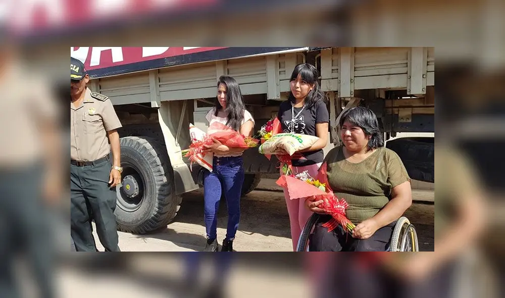 Tres representantes de las asociaciones El Mirador, San Pedro y La Florida en Tacna, tuvieron la oportunidad de izar el Pabellón Nacional.