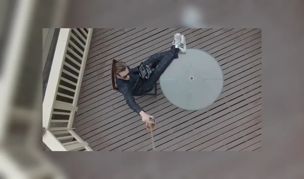 A través de YouTube se hizo viral el ingenioso truco que utilizó un joven para comprar un café desde su casa.