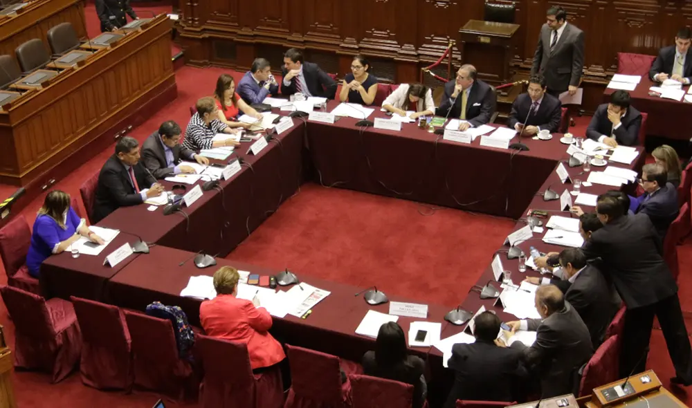 Comisión Permanente decidió crear 4 grupos para revisar decretos de urgencia. Foto: John Reyes. Comisión Permanente decidió crear 4 grupos para revisar decretos de urgencia. Foto: John Reyes.