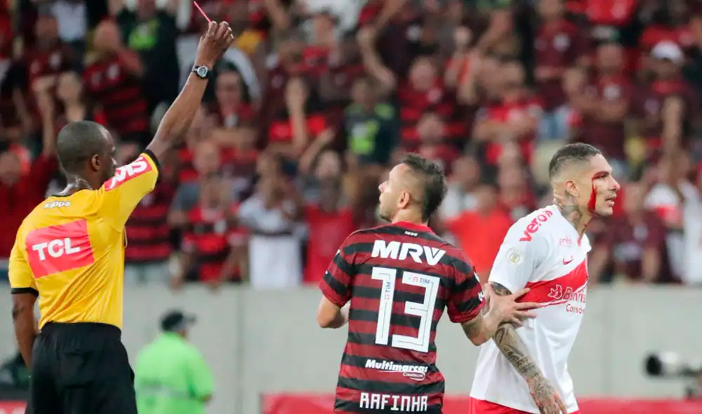 El delantero nacional Paolo Guerrero no vive un grato presente a nivel deportivo y en territorio brasileño ya comenzaron a cuestionar su falta de gol. El delantero nacional Paolo Guerrero no vive un grato presente a nivel deportivo y en territorio brasileño ya comenzaron a cuestionar su falta de gol.