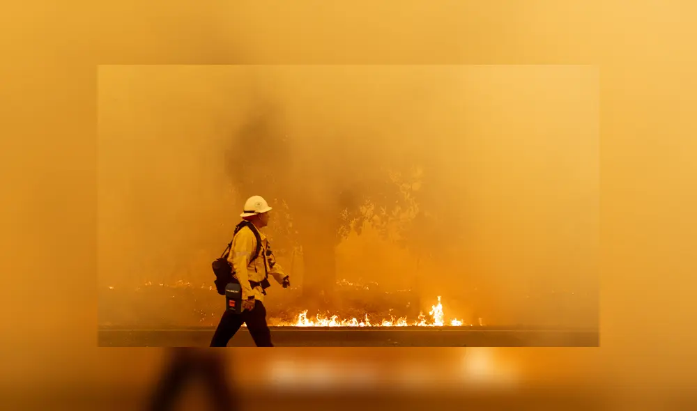 El fue se inició la semana pasada debido a los rayos caídos en una tormenta. Foto: AFP El fue se inició la semana pasada debido a los rayos caídos en una tormenta. Foto: AFP
