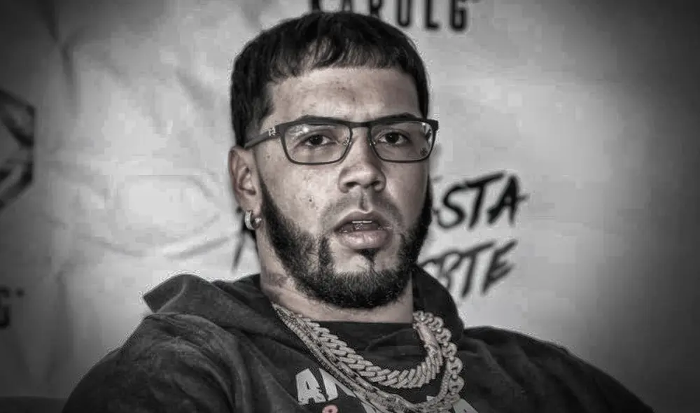 Difunden fotos de la casa de los padres de Anuel AA tras tiroteo. Composicion LR
