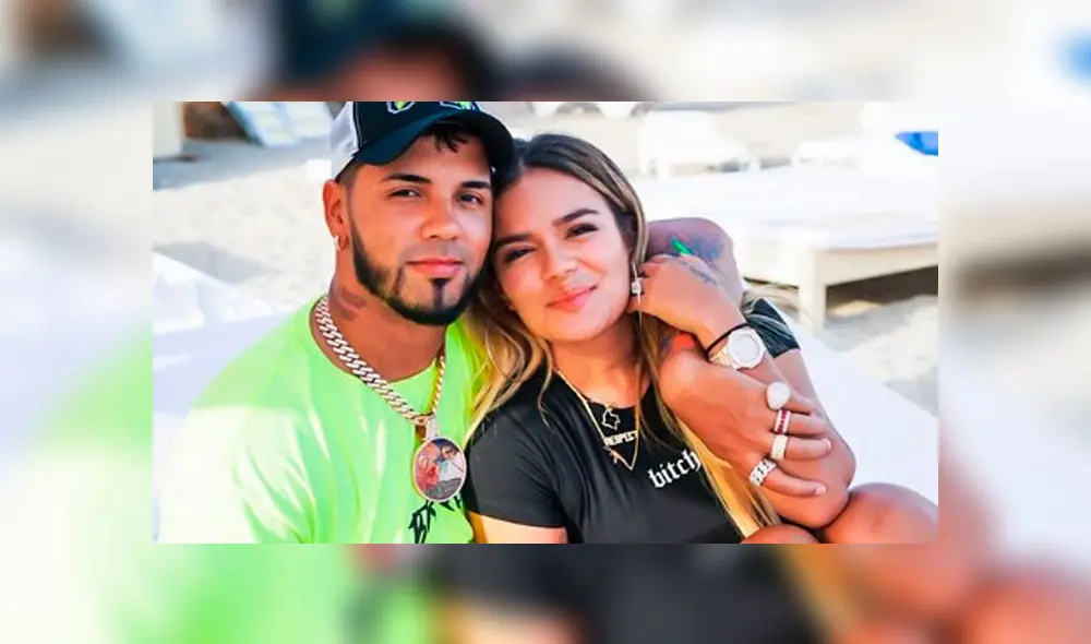 Anuel AA: Karol G sorprende con ‘carro de Batman’ al cantante por su cumpleaños [VIDEO]