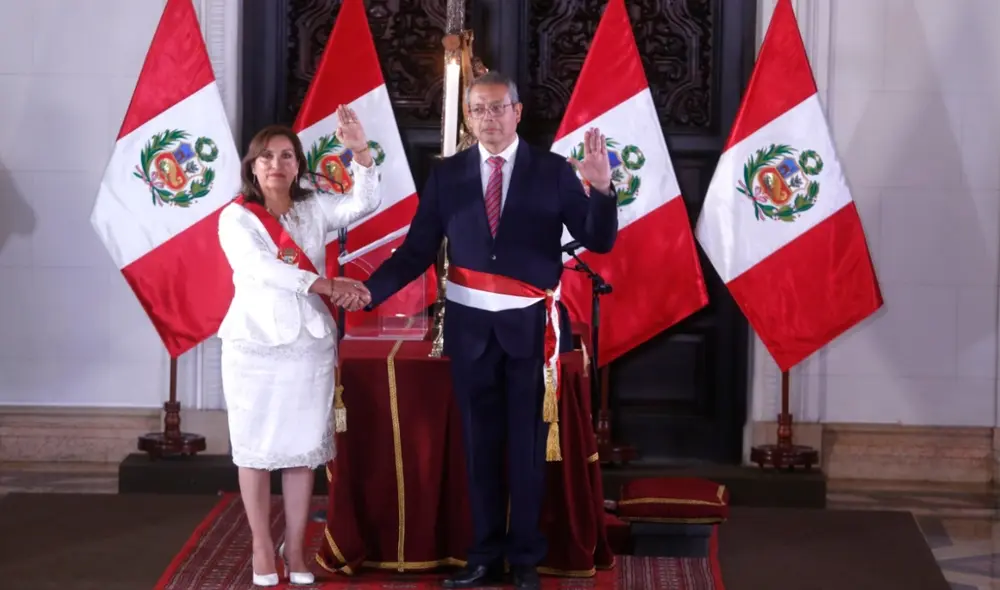 Pedro Angulo Arana juró como presidente del Consejo de Ministros. Foto: Fotos: Carlos Félix / La República Pedro Angulo Arana juró como presidente del Consejo de Ministros. Foto: Fotos: Carlos Félix / La República
