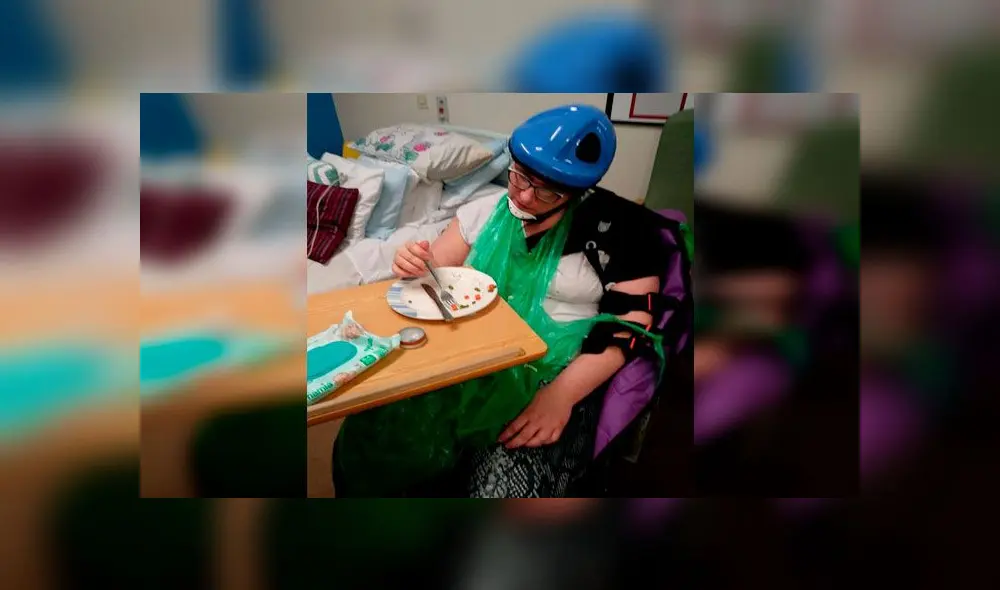 Mujer sufre derrame cerebral en un avión y es salvada por su hija de 6 años Mujer sufre derrame cerebral en un avión y es salvada por su hija de 6 años