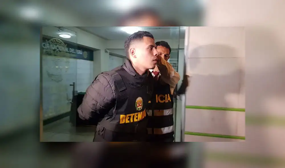 Delincuentes circulaban cerca al centro financiero de Fiori con actitud sospechosa y al negarse a identificarse, la PNP procedió a intervenirlos (Foto: Christian Moreno / Grupo La República) Delincuentes circulaban cerca al centro financiero de Fiori con actitud sospechosa y al negarse a identificarse, la PNP procedió a intervenirlos (Foto: Christian Moreno / Grupo La República)