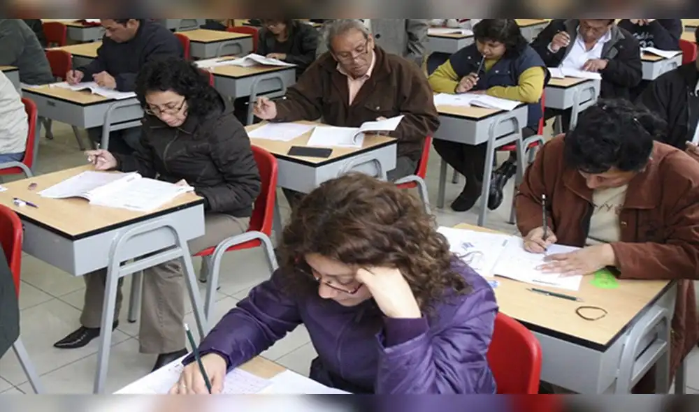 Se gradúan docentes de Caylloma y Castilla en gestión educativa Se gradúan docentes de Caylloma y Castilla en gestión educativa