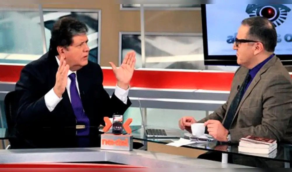 Le recuerdan su pasado a Beto Ortiz con Alan García y familia [VIDEO]