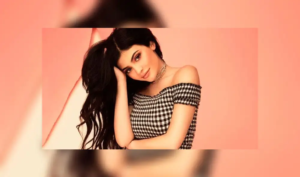 Kylie Jenner acusada de hacer publicidad engañosa de sus productos [VIDEO]