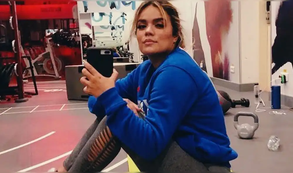 Karol G recibe linda sorpresa durante concierto en Medellín