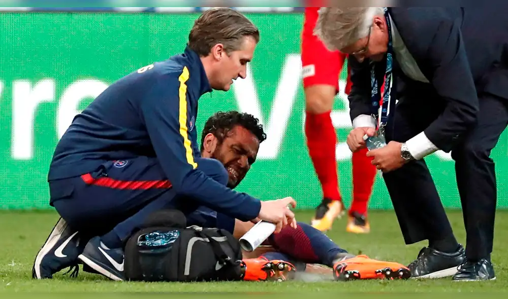 ¡Oficial! Dani Alves se perderá el Mundial Rusia 2018 debido a una grave lesión