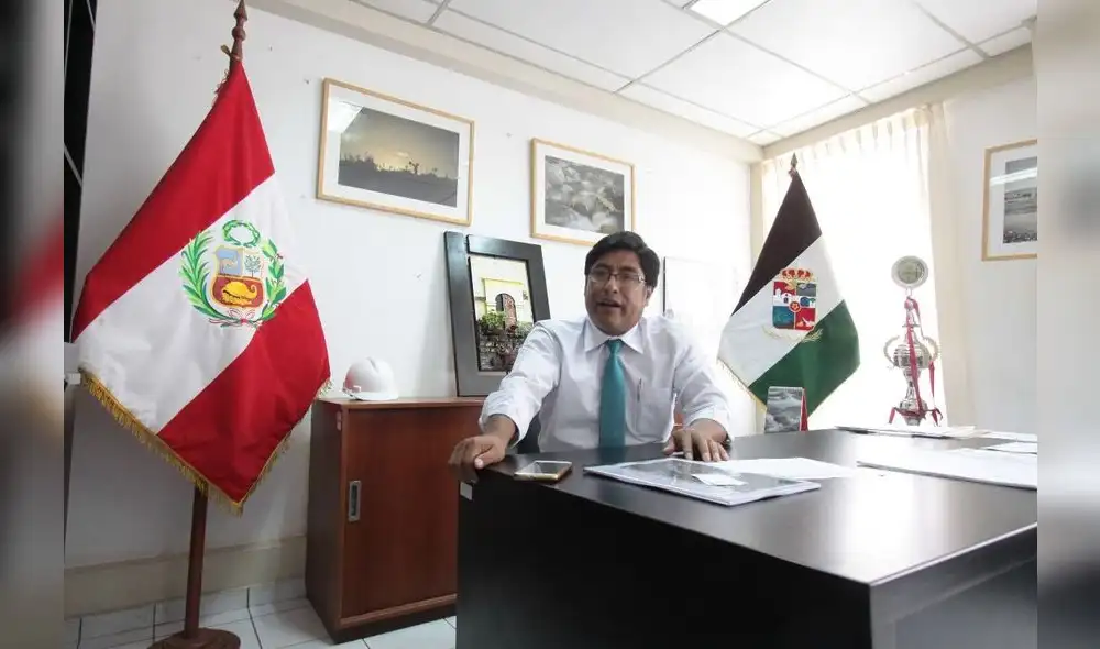 Alcalde de Uchumayo (Arequipa), Víctor Quispe, fue denunciado por agredir verbalmente a su esposa.