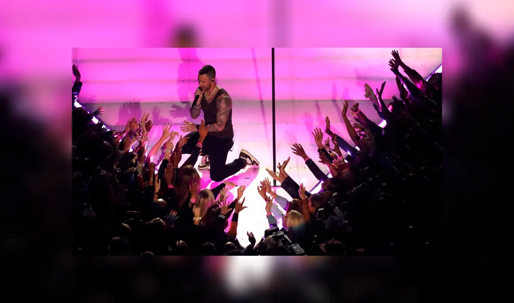 Adam Levine sedujo a fans con sexy baile en el Super Bowl 2019 [VIDEO]