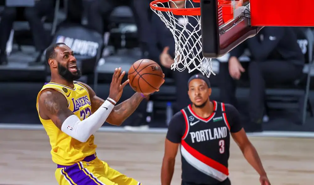 Lakers derrotó 131-122 a Portland y se ganó el pase a la siguiente ronda de los playoffs con un marcador de 4-1. Foto: EFE.