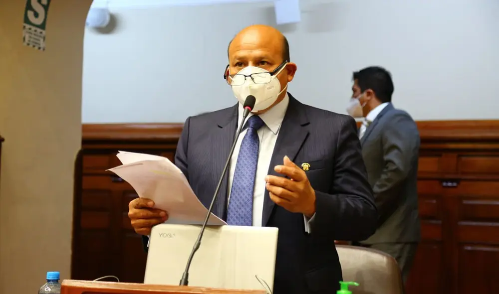 Propuesta. Para el congresista de Acción Popular, Walter Rivera Guerra, es urgente crear una universidad en Ventanilla y otra en San Juan de Lurigancho. Foto: Congreso
