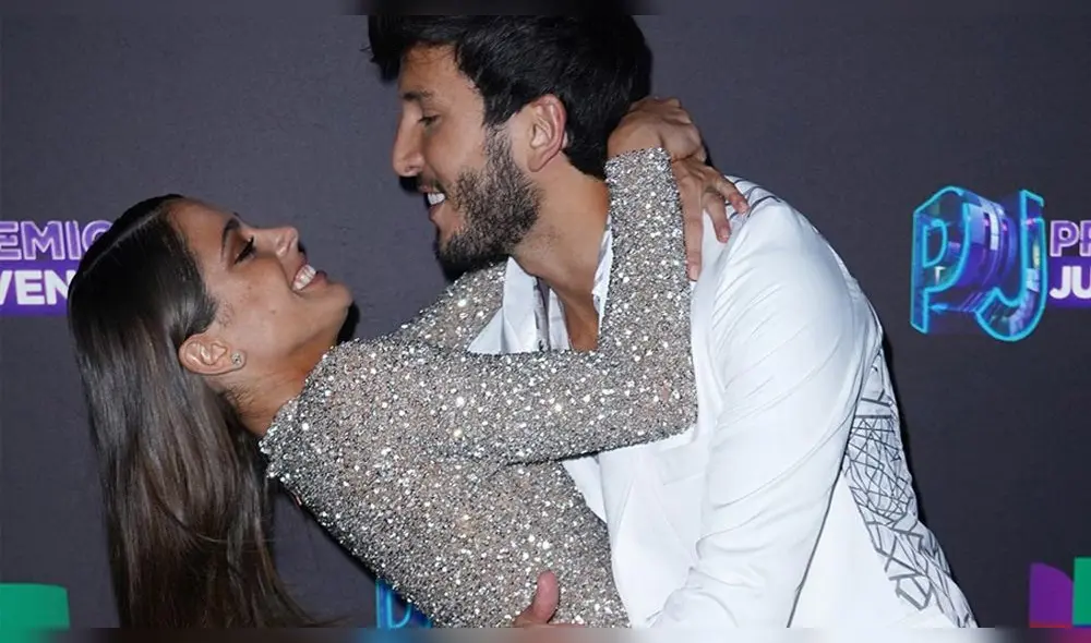 Sebastián Yatra y Tini Stoessel