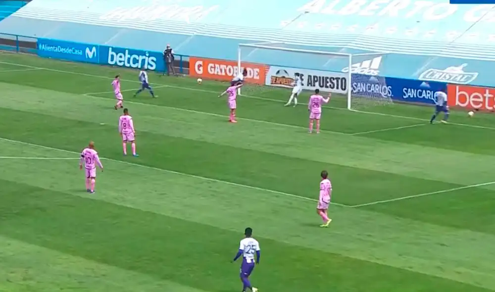 Carlos Ascues marcó el primero tras pase de Patricio Rubio. Foto: Captura de GOLPERU Carlos Ascues marcó el primero tras pase de Patricio Rubio. Foto: Captura de GOLPERU
