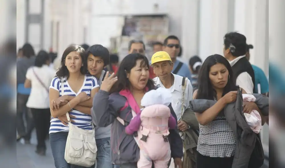 Mujeres quieren tener pocos hijos y embarazarse después de los 30 