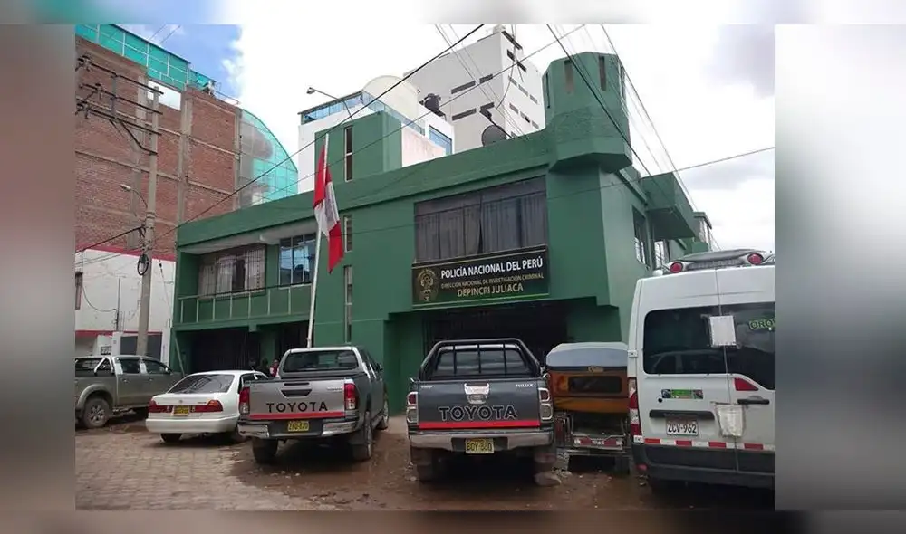 Hallan cuerpo de niña que habría sido ultrajada y asesinada en Juliaca. Hallan cuerpo de niña que habría sido ultrajada y asesinada en Juliaca.